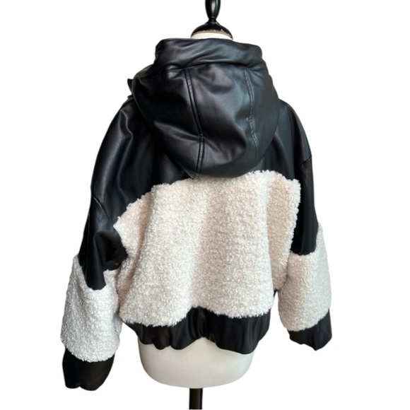 DKNY FAUX LEATHER & SHERPA ZIP UP BOMBER STYLE JACKET SIZE SMALL (OVERSIZED) - Picture 5 of 5